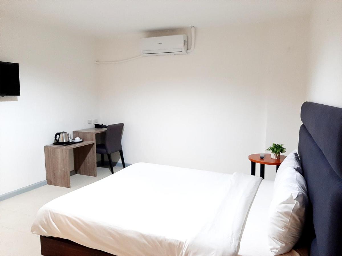 מנילה Anex Hotel Near Us Embassy מראה חיצוני תמונה