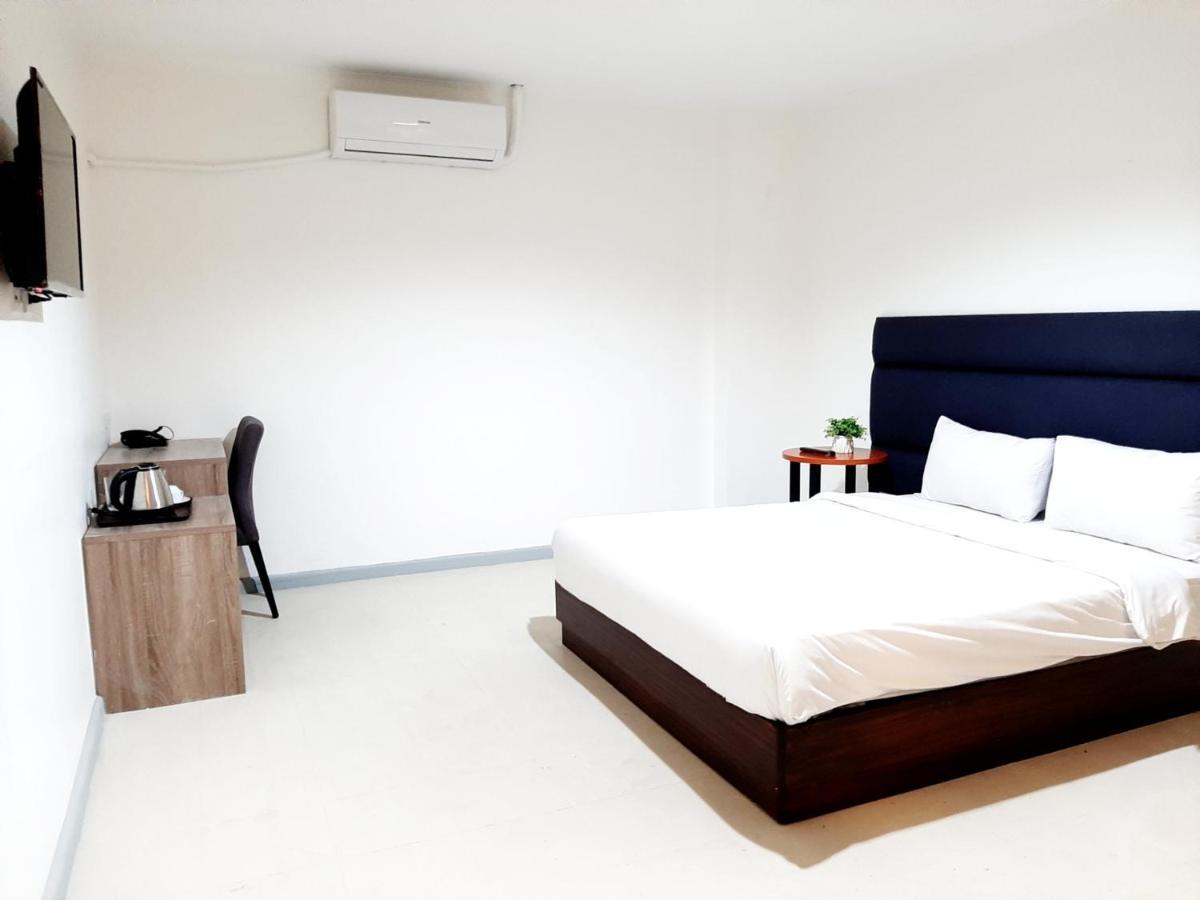 מנילה Anex Hotel Near Us Embassy מראה חיצוני תמונה