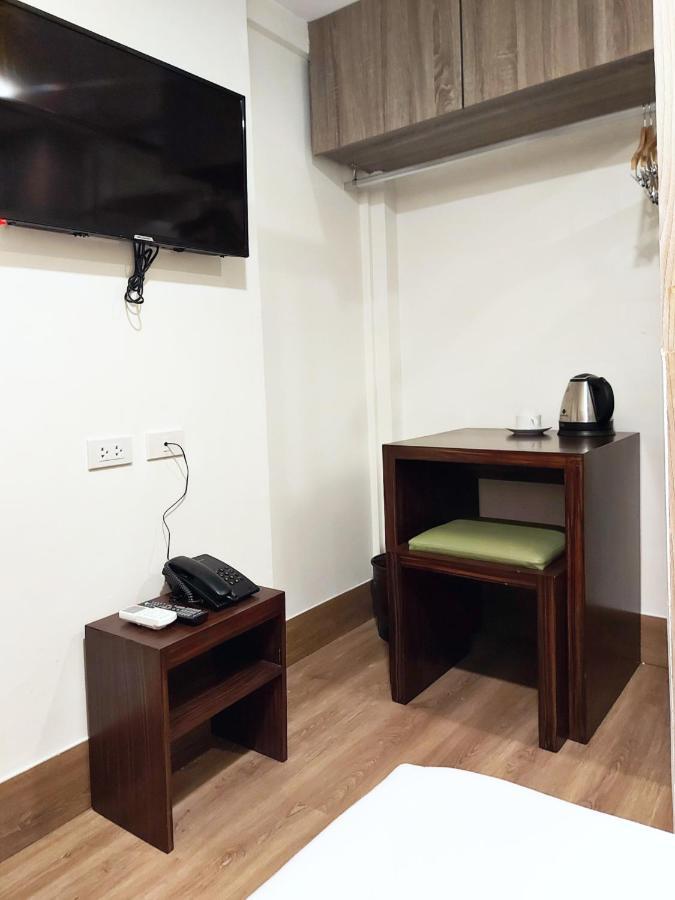 מנילה Anex Hotel Near Us Embassy מראה חיצוני תמונה