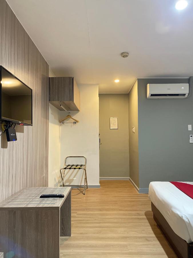 מנילה Anex Hotel Near Us Embassy מראה חיצוני תמונה