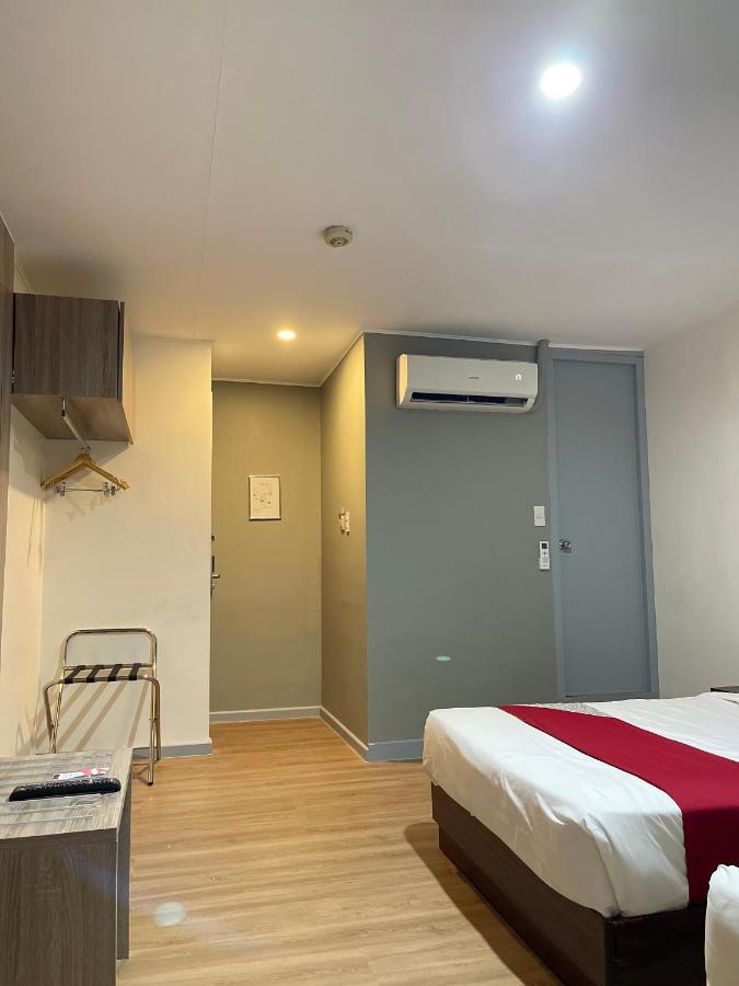 מנילה Anex Hotel Near Us Embassy מראה חיצוני תמונה