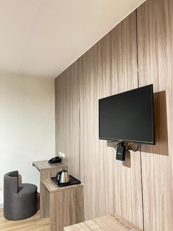 מנילה Anex Hotel Near Us Embassy מראה חיצוני תמונה